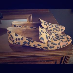 Dolce Vita leopard print slip-on loafer sz 8.5